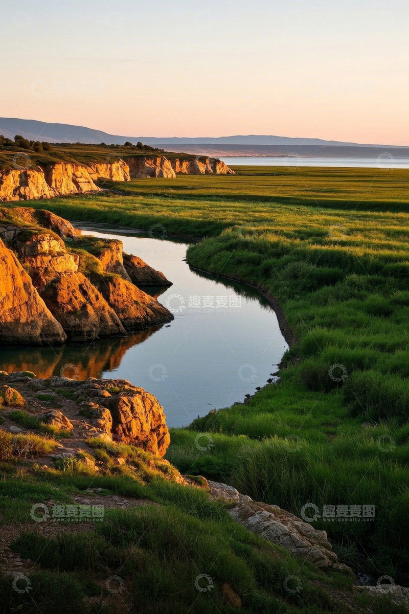 高清大图下载【趣麦麦图】夕阳下河畔草原自然风光