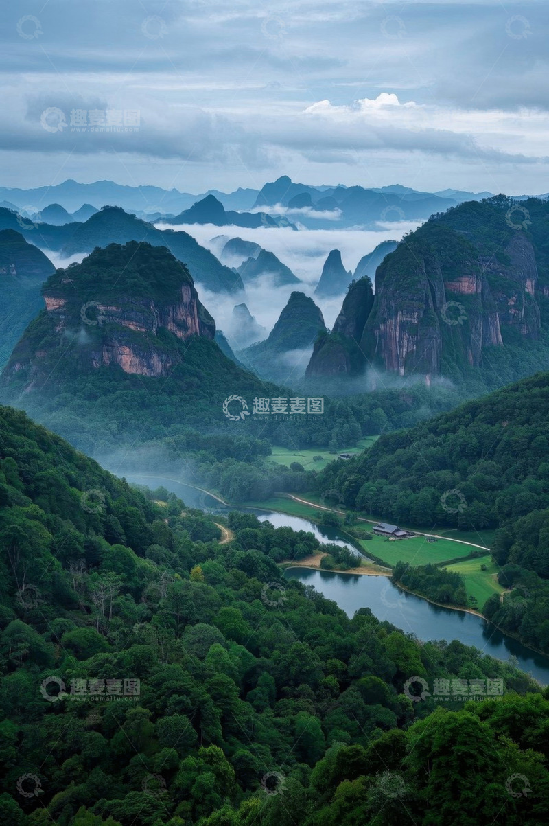 高清大图下载【趣麦麦图】青山绿水间的丹霞地貌景观