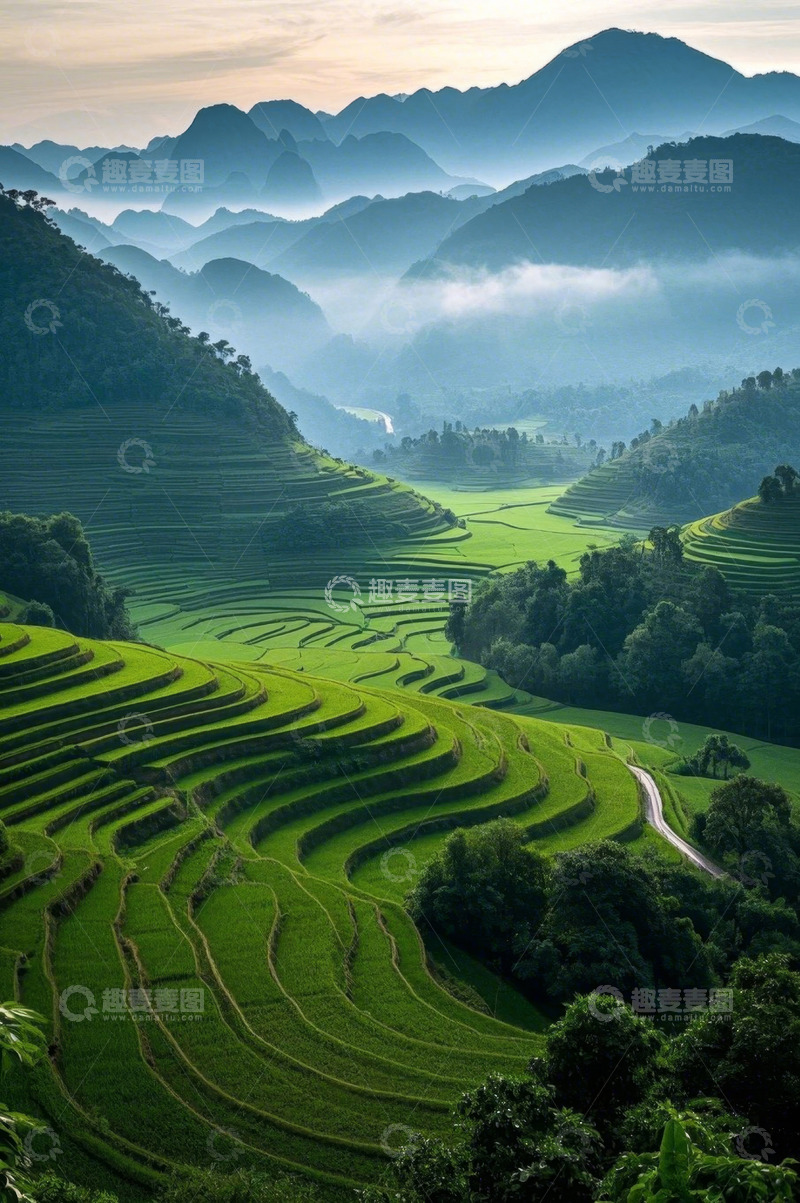 高清大图下载【趣麦麦图】山间绿色梯田自然风光