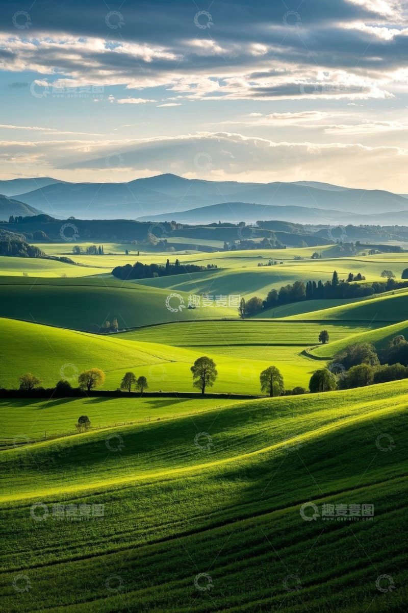 高清大图下载【趣麦麦图】绿色田野山丘自然风光