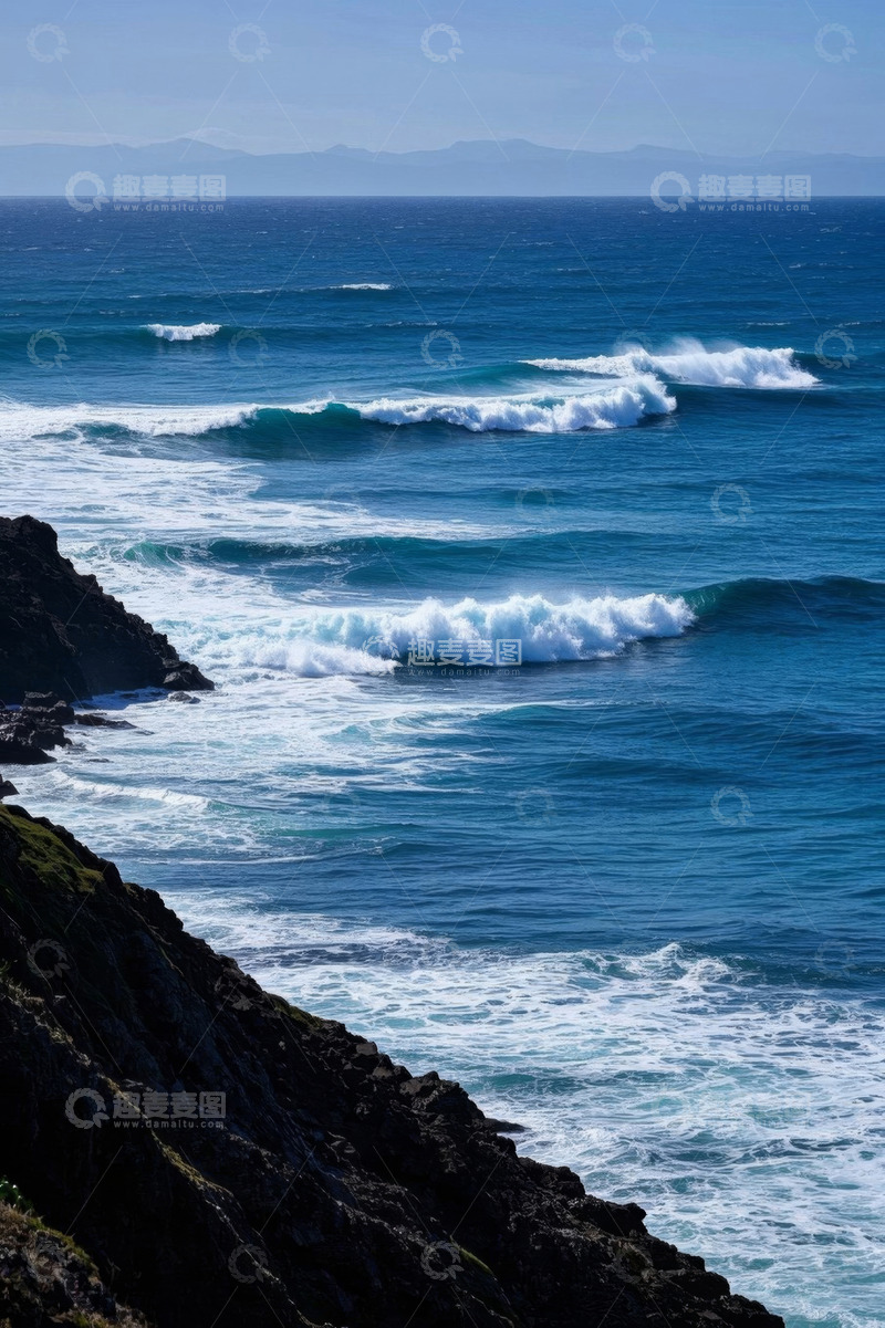 高清大图下载【趣麦麦图】海边礁石与翻涌海浪景观