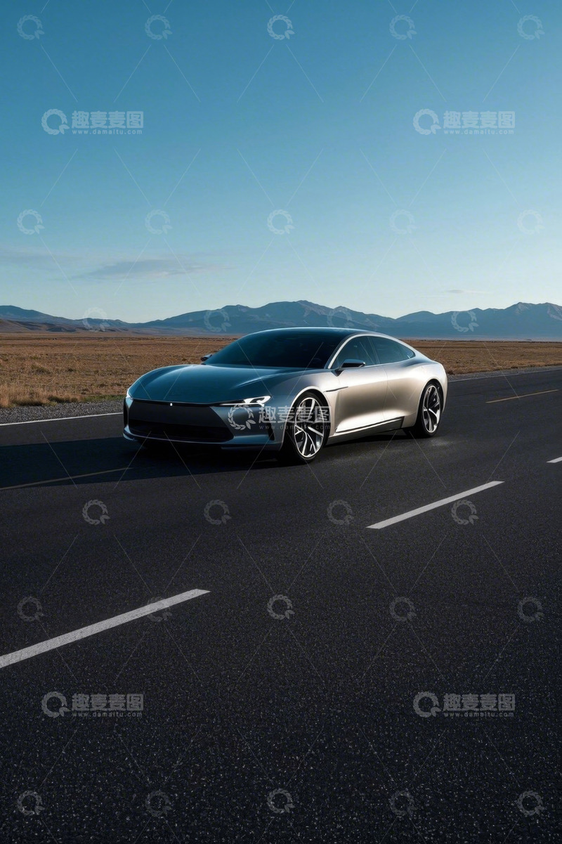 高清大图下载【趣麦麦图】公路上行驶的银色概念汽车
