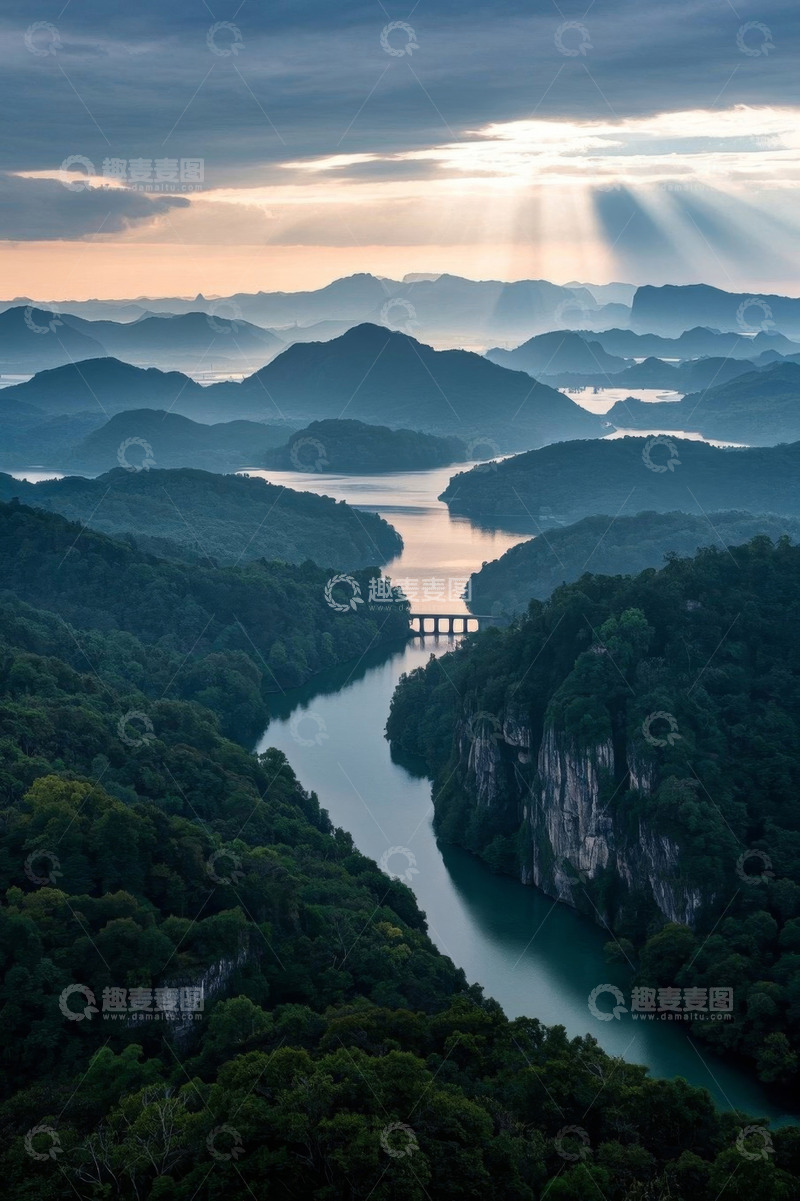 高清大图下载【趣麦麦图】山谷河流与远山风景