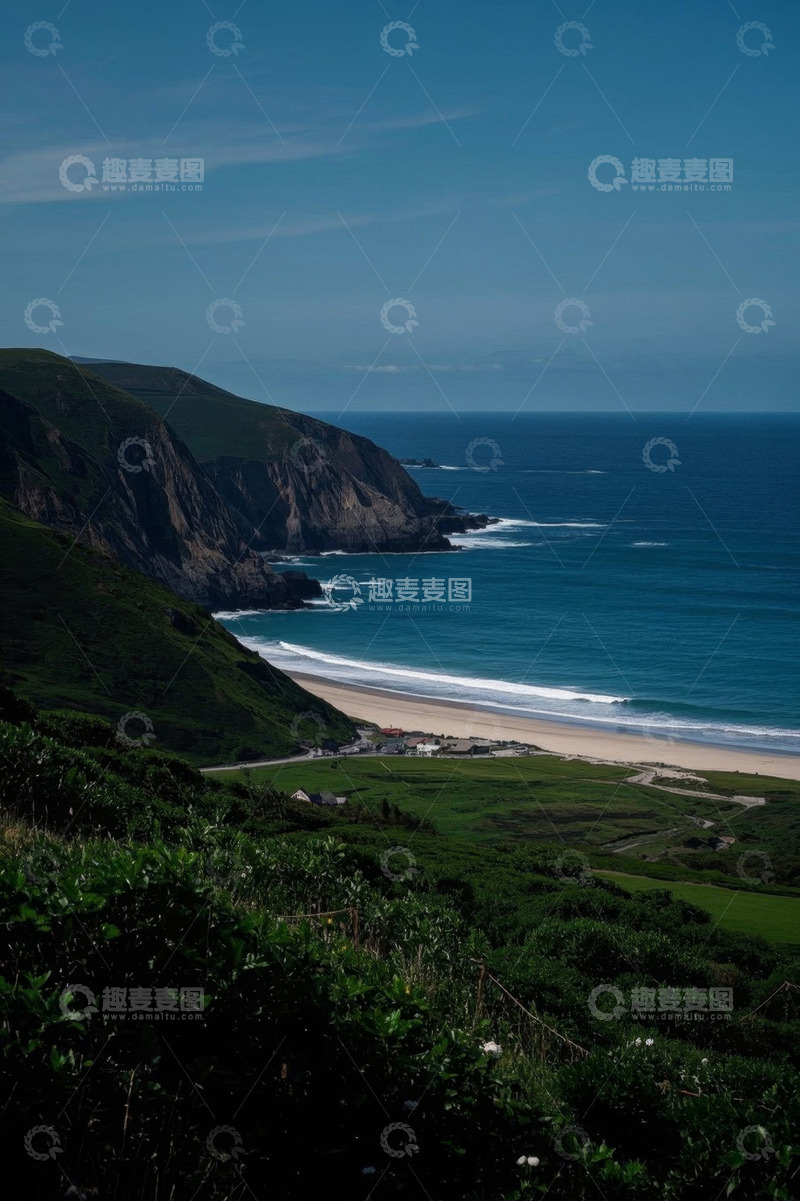 高清大图下载【趣麦麦图】海岸边青山与沙滩风景