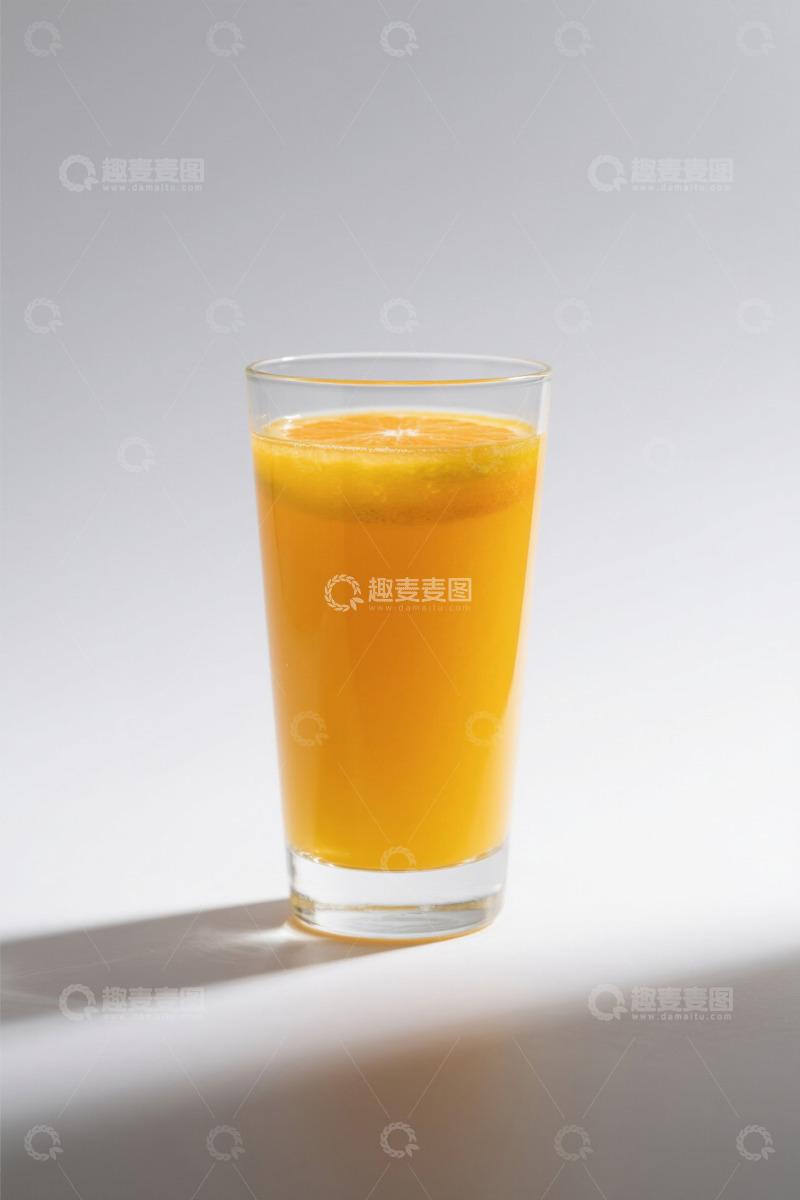 高清大图下载【趣麦麦图】玻璃杯装鲜榨橙汁饮品