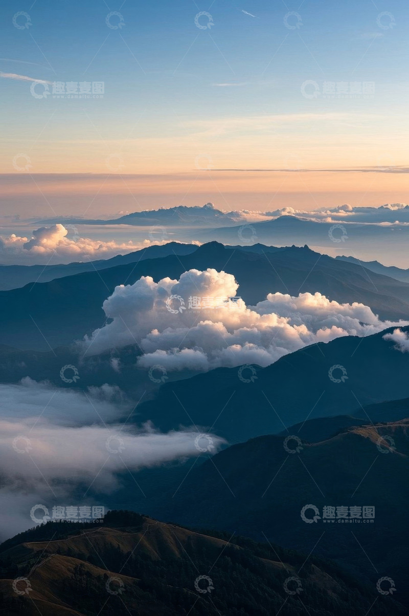 高清大图下载【趣麦麦图】山间云海日出景象