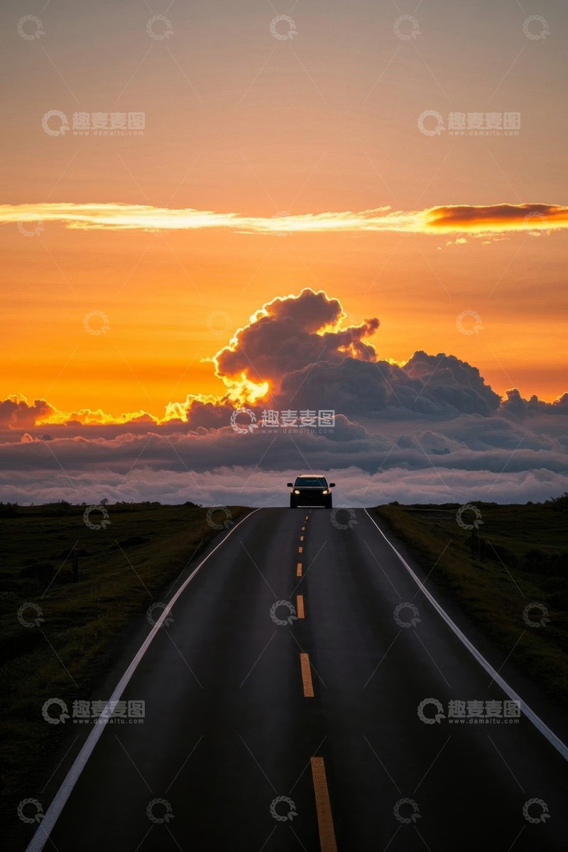 高清大图下载【趣麦麦图】公路上行驶的汽车与壮丽晚霞
