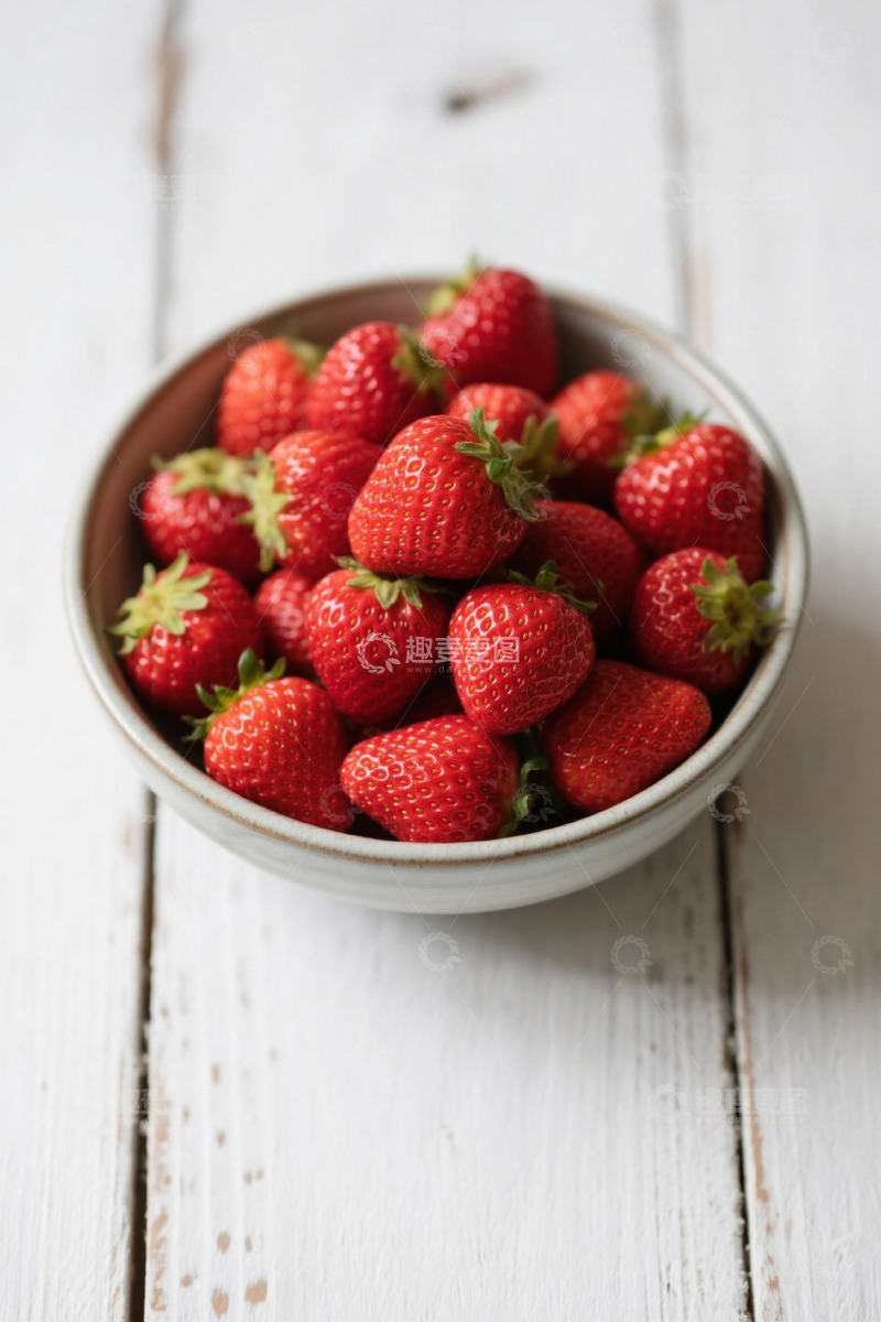 高清大图下载【趣麦麦图】碗中新鲜草莓特写