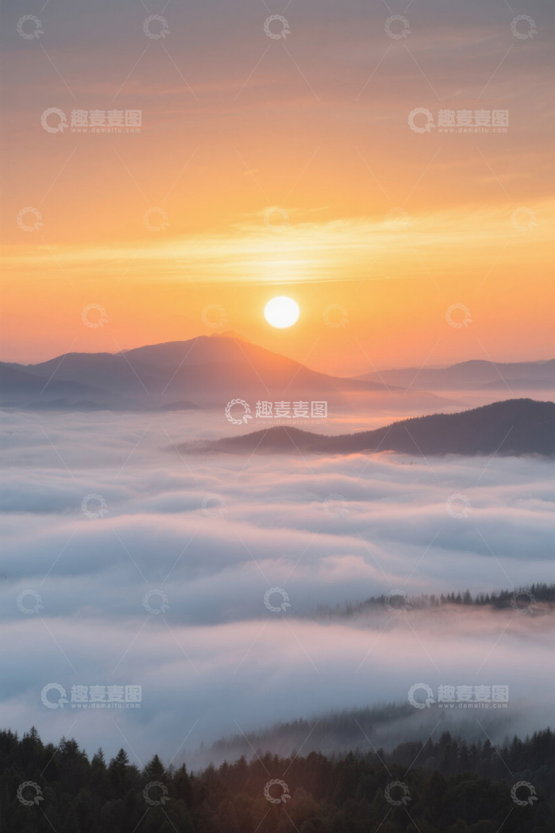 高清大图下载【趣麦麦图】日出时分山间云海森林景观