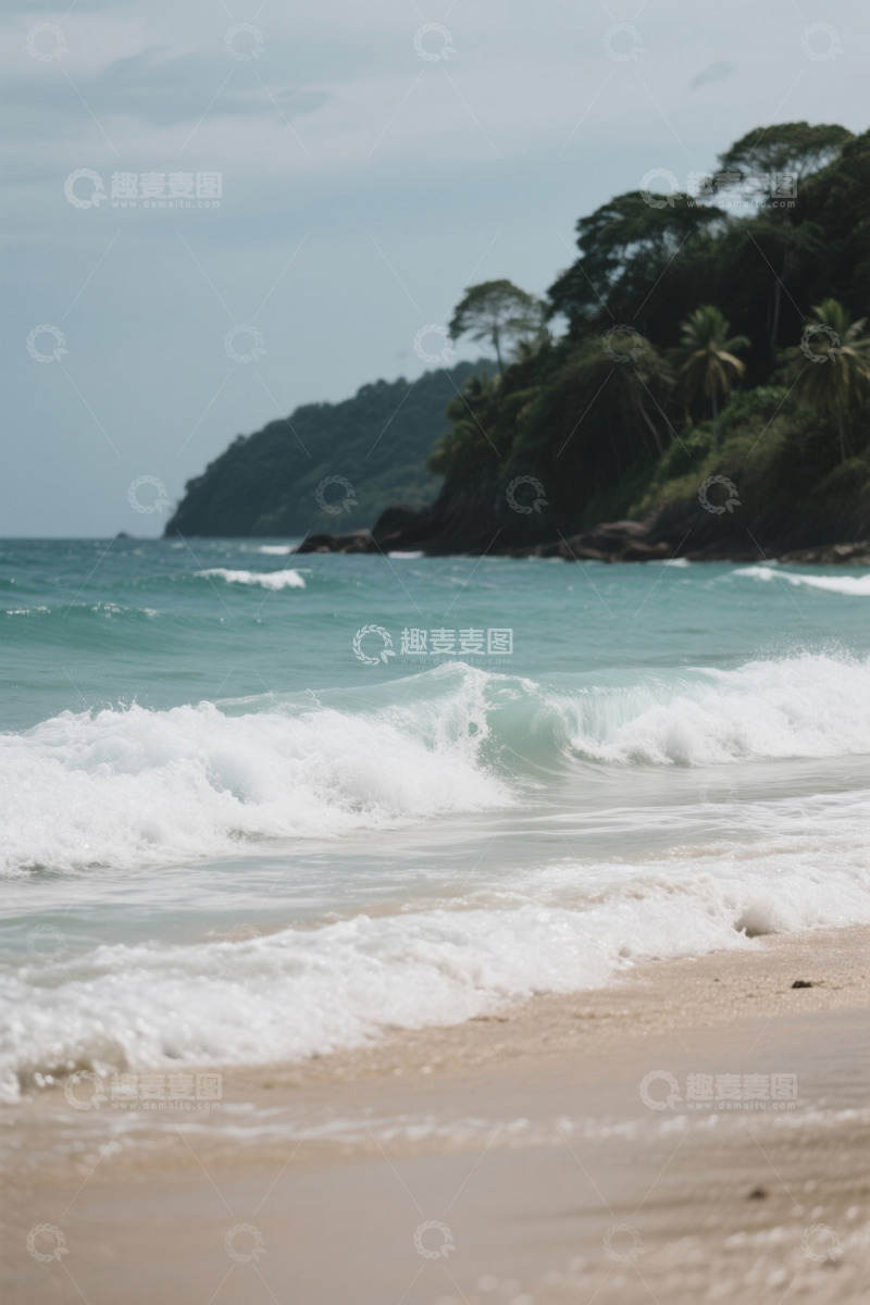 高清大图下载【趣麦麦图】海浪拍打沙滩的海滨风光