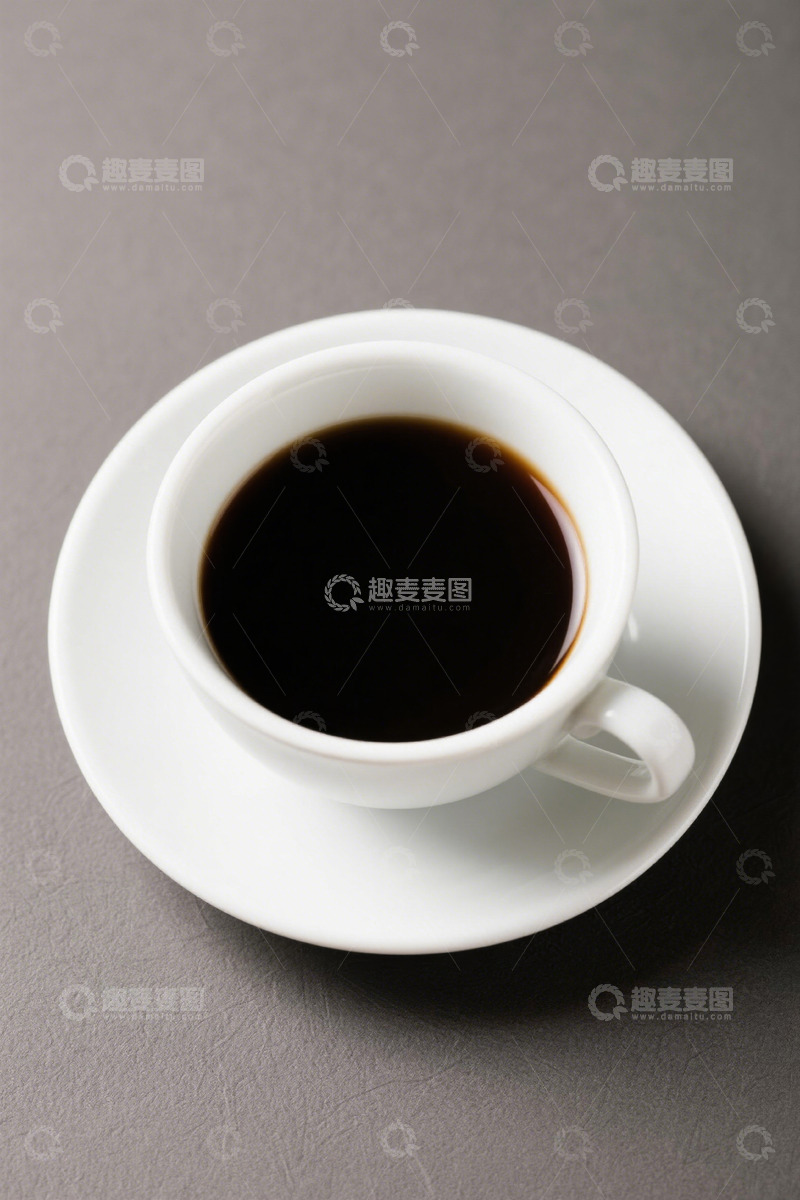 高清大图下载【趣麦麦图】白色杯碟装的黑咖啡