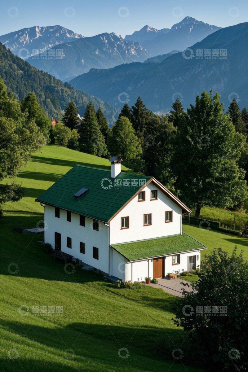 高清大图下载【趣麦麦图】山间绿草地旁的白色小屋