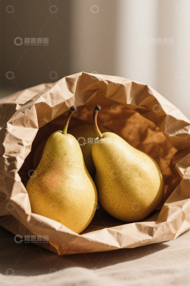 高清大图下载【趣麦麦图】牛皮纸袋中的新鲜梨子
