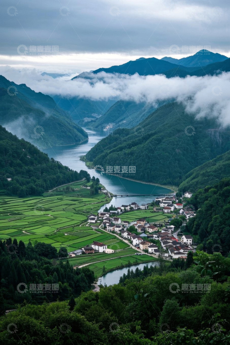 高清大图下载【趣麦麦图】青山绿水间的村庄田园景致
