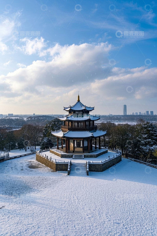 雪后中式古亭风景