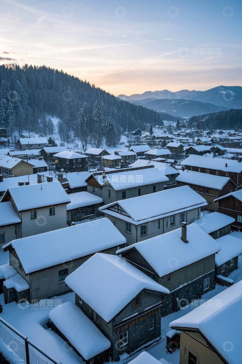 高清大图下载【趣麦麦图】雪覆盖的山村冬日景象