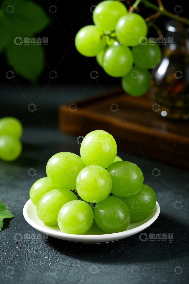 高清大图下载【趣麦麦图】盘中绿葡萄特写