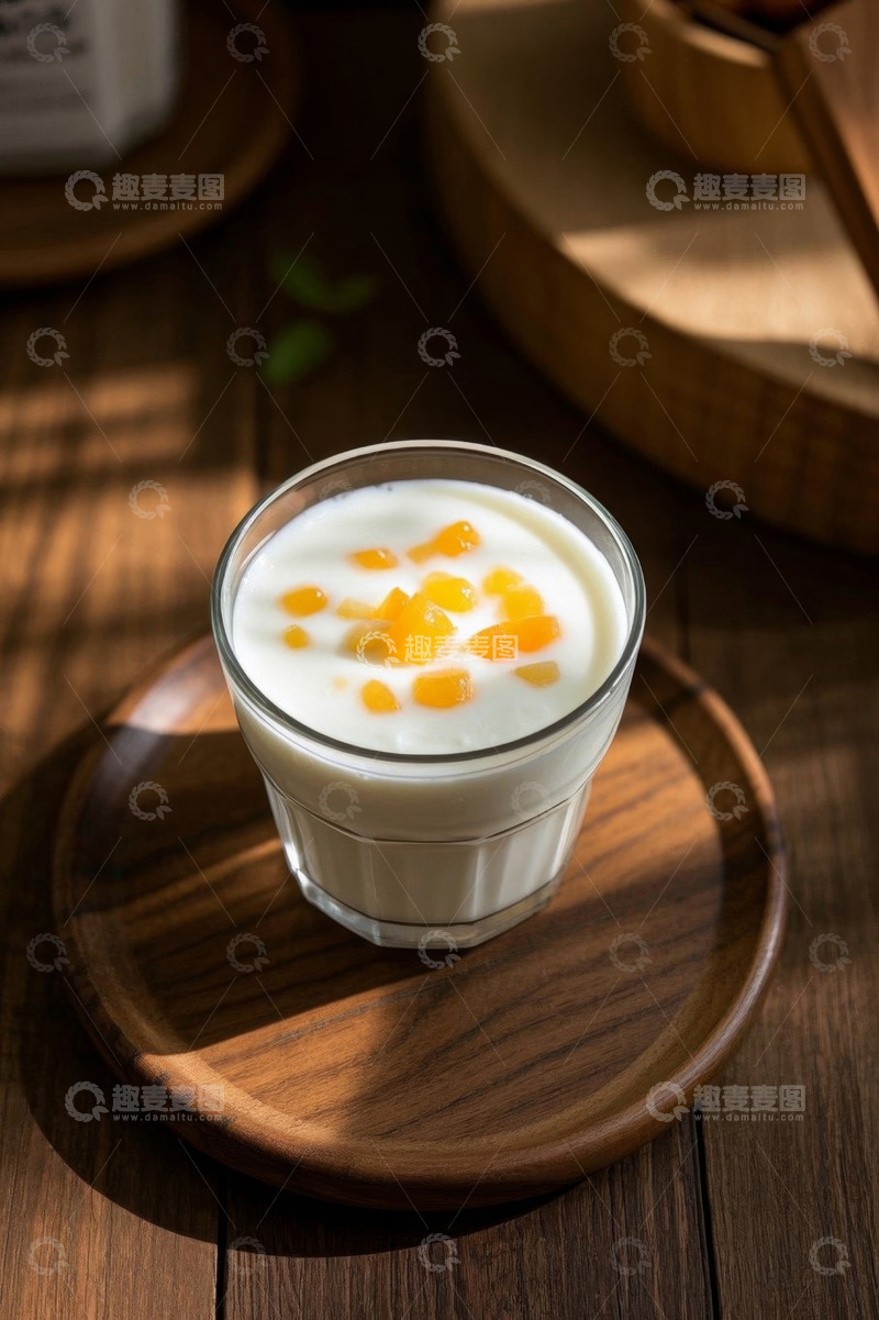 高清大图下载【趣麦麦图】玻璃杯装水果牛奶饮品