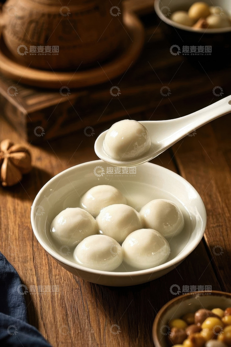 高清大图下载【趣麦麦图】木桌上碗中汤圆特写