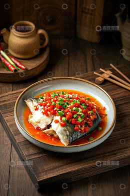 剁椒鱼头中式摆盘特写