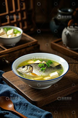 碗装鲫鱼豆腐汤美食照片