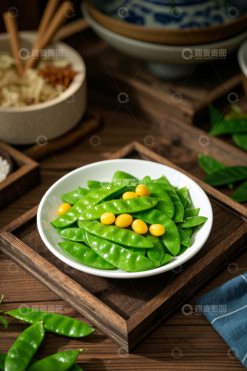 高清大图下载【趣麦麦图】木盘上的豌豆蔬菜摆盘