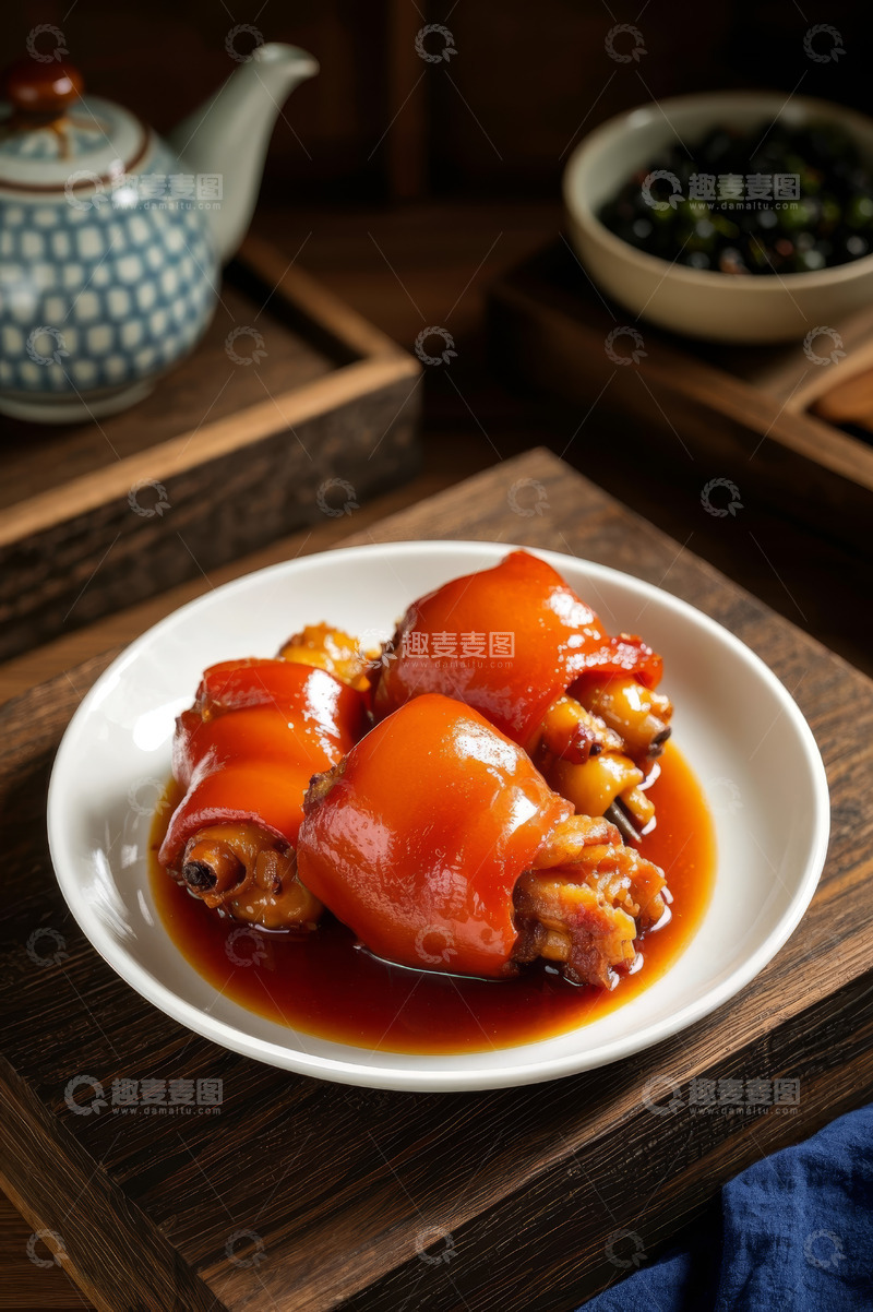 高清大图下载【趣麦麦图】中式餐桌上的红烧猪蹄