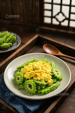 中式摆盘苦瓜炒鸡蛋