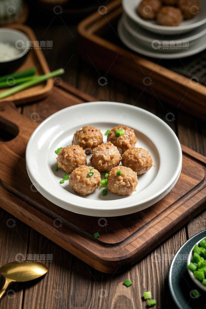 高清大图下载【趣麦麦图】木盘上的美味肉丸