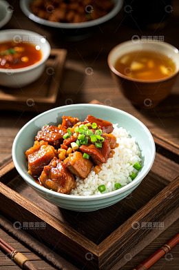 碗装红烧肉盖饭特写