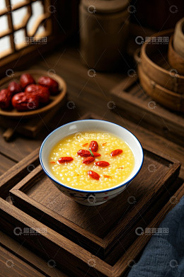 中式碗装小米粥配枸杞