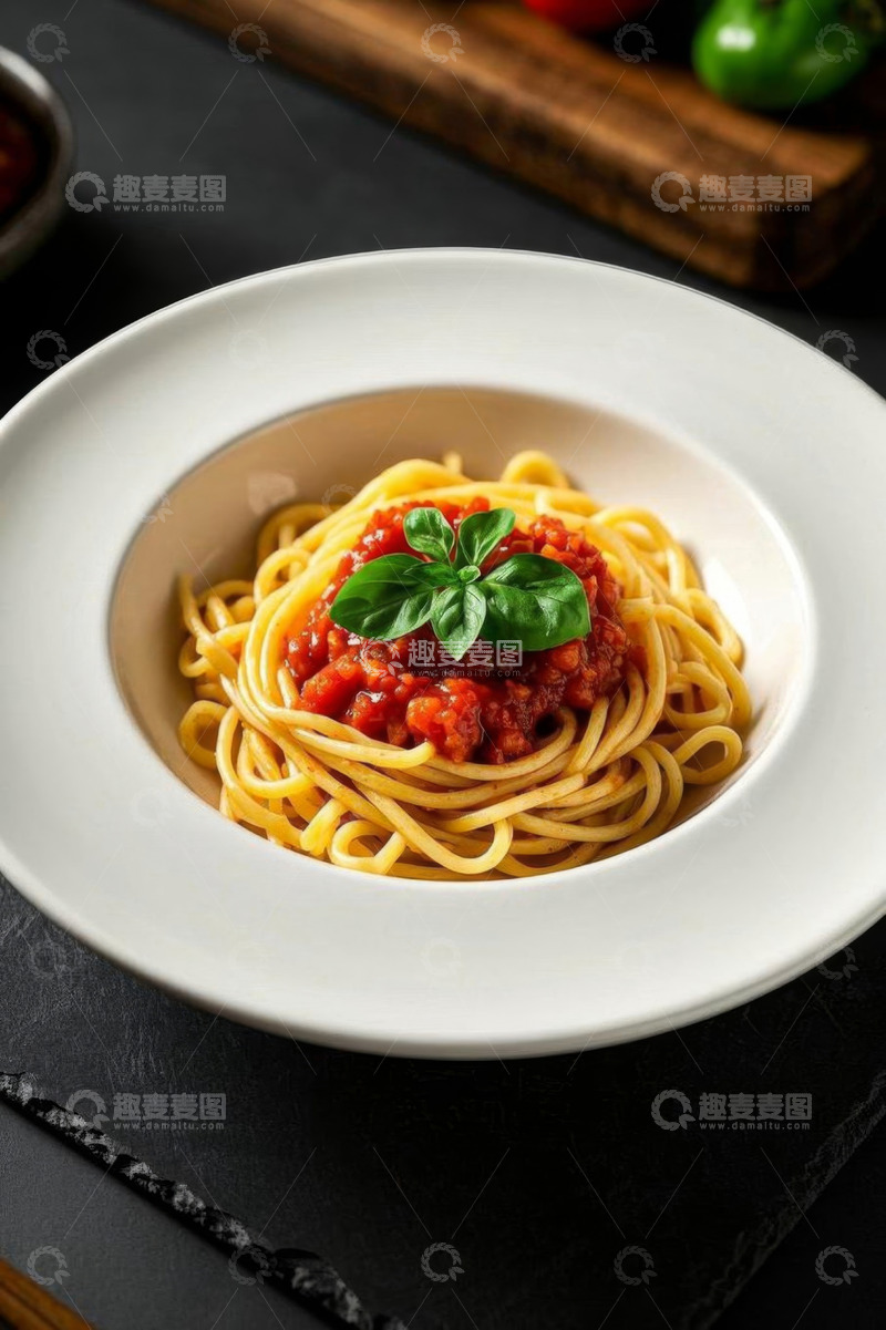 高清大图下载【趣麦麦图】白色碗装意大利面配番茄酱