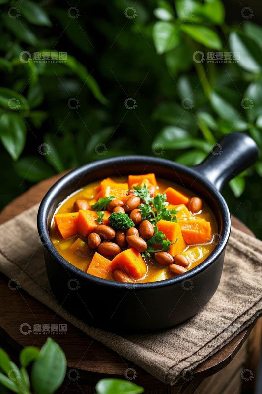 碗装蔬菜豆类汤美食