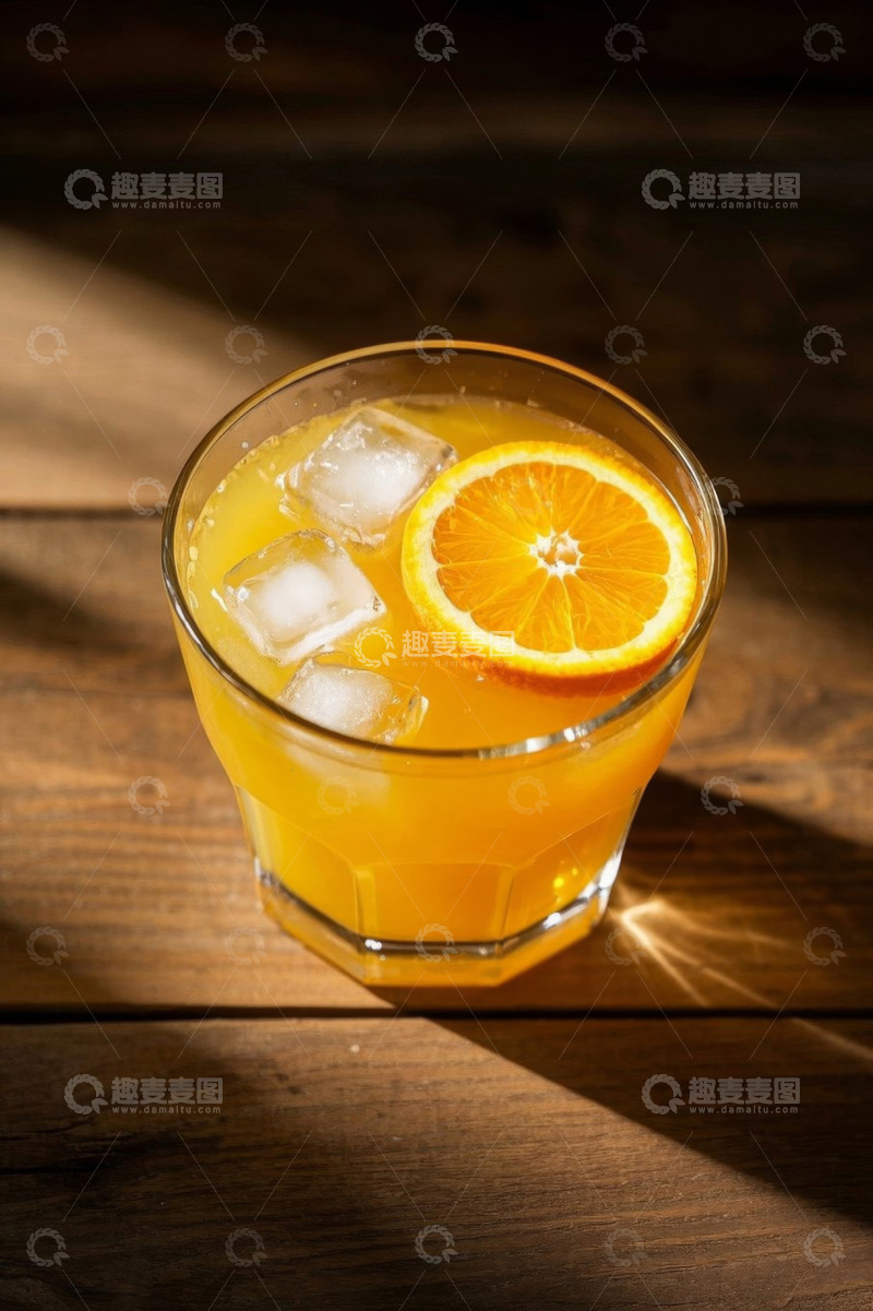 高清大图下载【趣麦麦图】木桌上的橙汁与橙子片