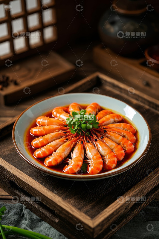 中式摆盘的白灼虾美食素材