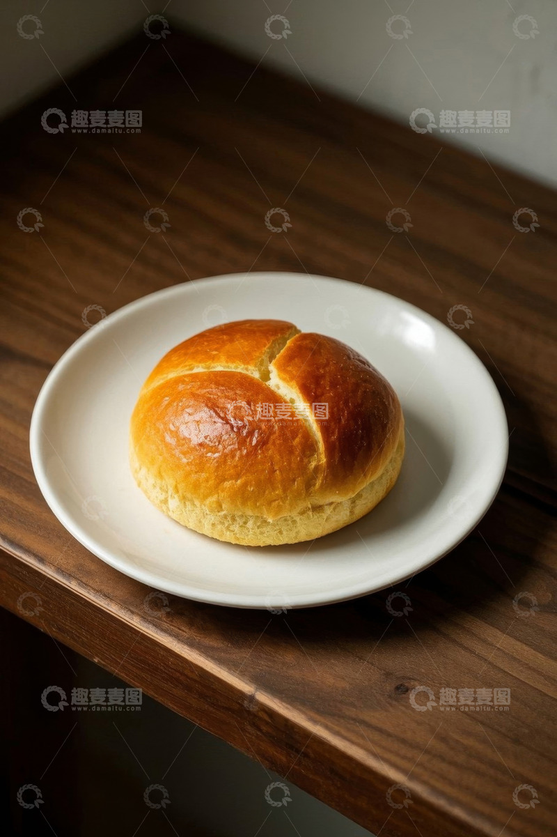 高清大图下载【趣麦麦图】白色盘上的美味面包