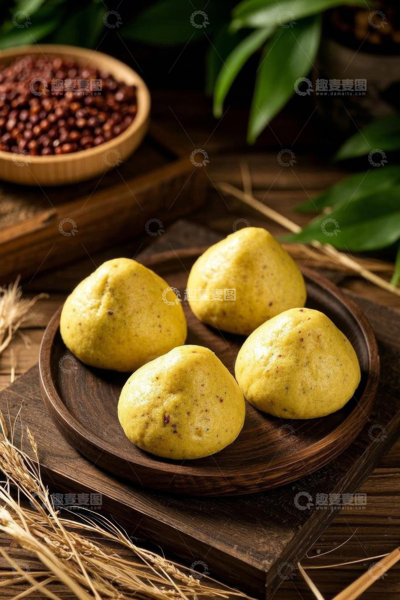 高清大图下载【趣麦麦图】木盘上的粗粮面点