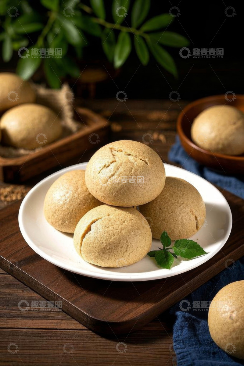 高清大图下载【趣麦麦图】木桌上摆放的美味糕点