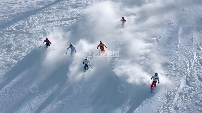 高清大图下载【趣麦麦图】雪山滑雪者动感瞬间
