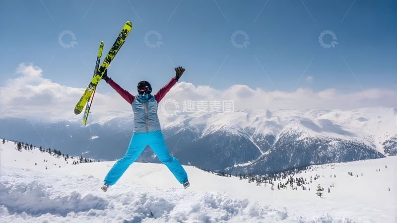 高清大图下载【趣麦麦图】雪山滑雪者欢乐瞬间
