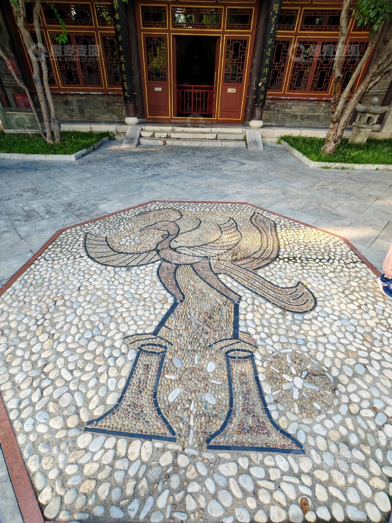 高清大图下载【趣麦麦图】传统庭院鹅卵石树形拼贴画