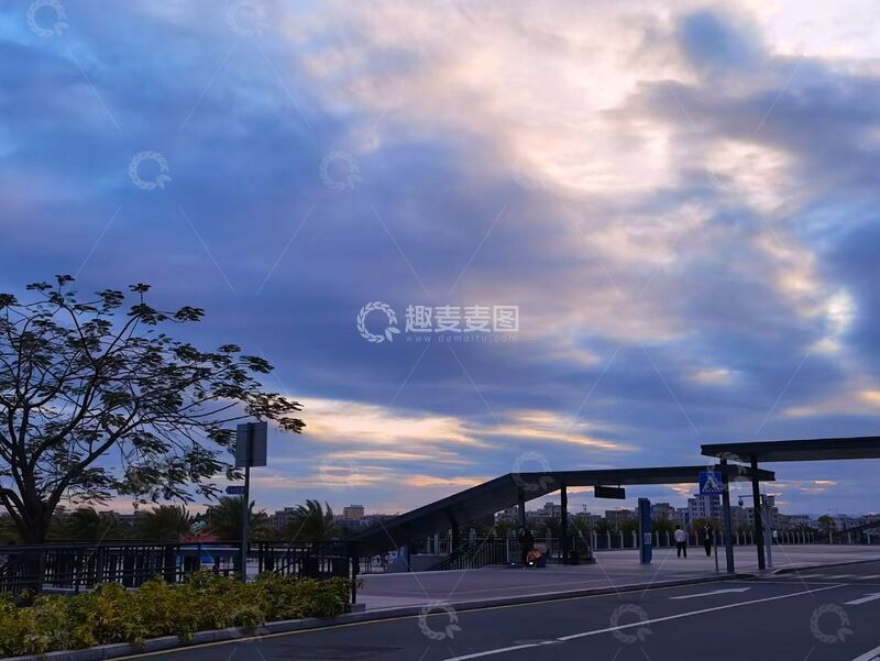 高清大图下载【趣麦麦图】黄昏城市道路风景摄影图