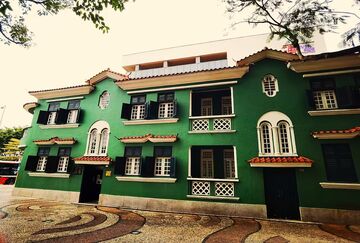 绿色欧式建筑街景