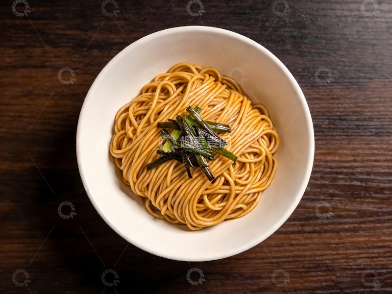 高清大图下载【趣麦麦图】一碗葱油拌面小吃