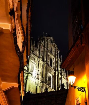 夜色古教堂光影建筑