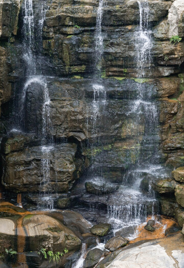 岩壁瀑布自然景观摄影