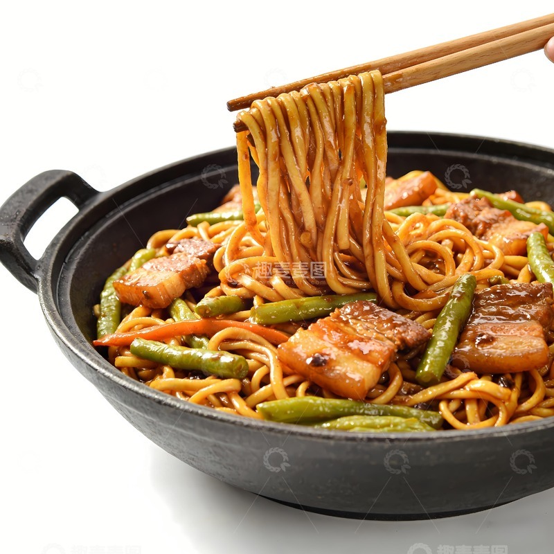高清大图下载【趣麦麦图】铁锅焖面美食图片1