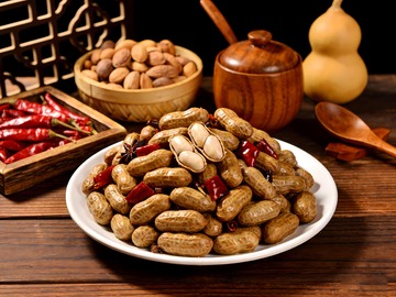 香辣花生卤花生煮花生