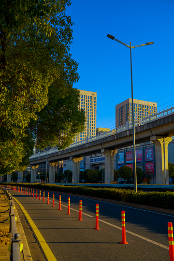 城市高架桥街景