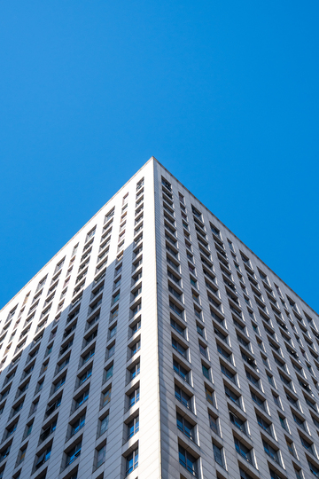 现代建筑蓝天仰拍